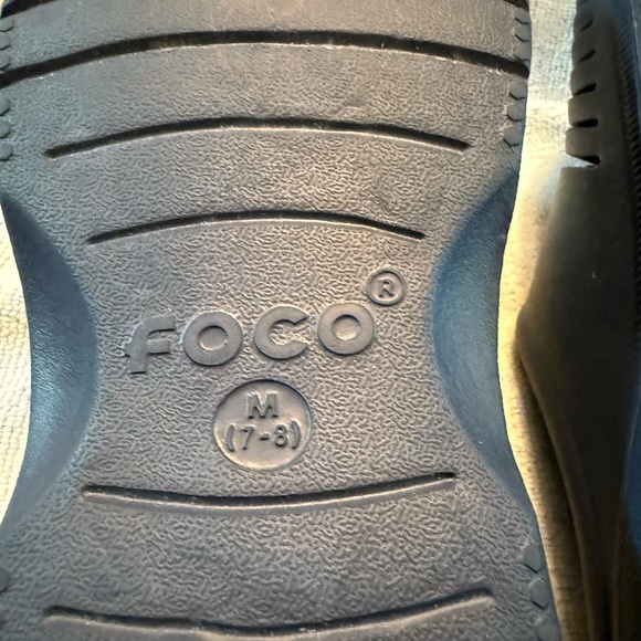 Cleveland Guardians Navy Slip-On Clogs with Red Lettering - Picture 10 of 10